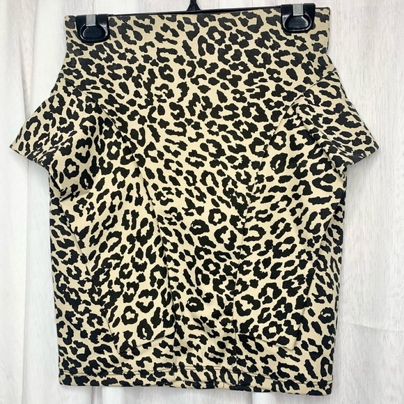 Beautiful Skirt. - Picture 2 of 4